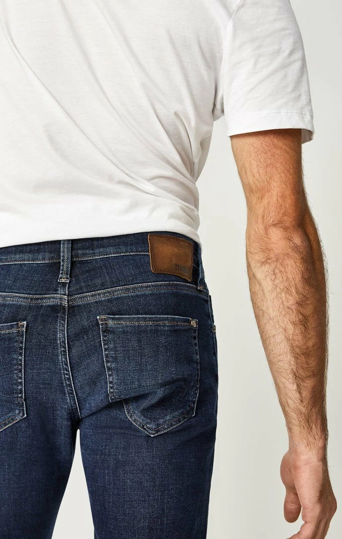 New π Mavi ZACH STRAIGHT LEG IN DEEP PORTLAND Denim π 6 Mavi ZACH STRAIGHT LEG IN DEEP PORTLAND Denim