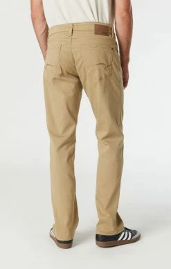Mavi ZACH STRAIGHT LEG IN BRITISH KHAKI NEWPORT