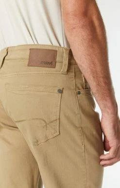Mavi ZACH STRAIGHT LEG IN BRITISH KHAKI NEWPORT