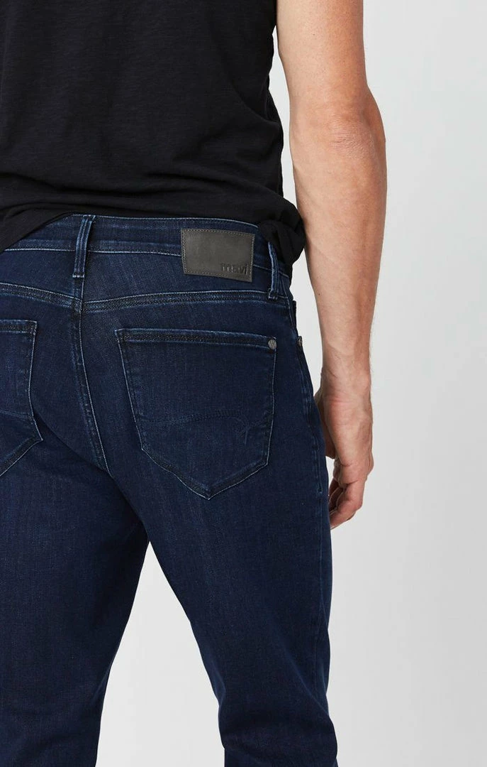 Promo π Mavi STEVE ATHLETIC FIT π JEANS IN DARK INK SUPERMOVE Denim π 4 Mavi STEVE ATHLETIC FIT JEANS IN DARK INK SUPERMOVE Denim