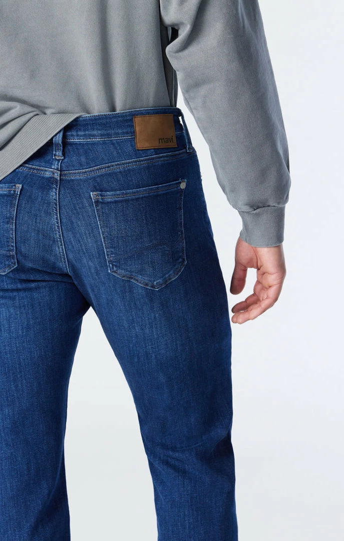 Promo ⌛ Mavi MATT RELAXED STRAIGHT LEG IN DARK BRUSHED FEATHER BLUE ⭐ 3 Mavi MATT RELAXED STRAIGHT LEG IN DARK BRUSHED FEATHER BLUE