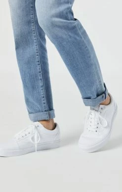 Mavi KATHLEEN SLIM BOYFRIEND IN LIGHT FEATHER BLUE