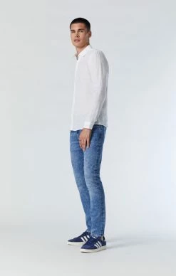 Mavi Denim JAKE SLIM LEG JEANS IN LIGHT WILLIAMSBURG
