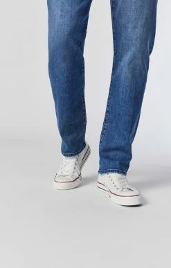 Mavi ZACH STRAIGHT LEG IN LIGHT FOGGY WILLIAMSBURG