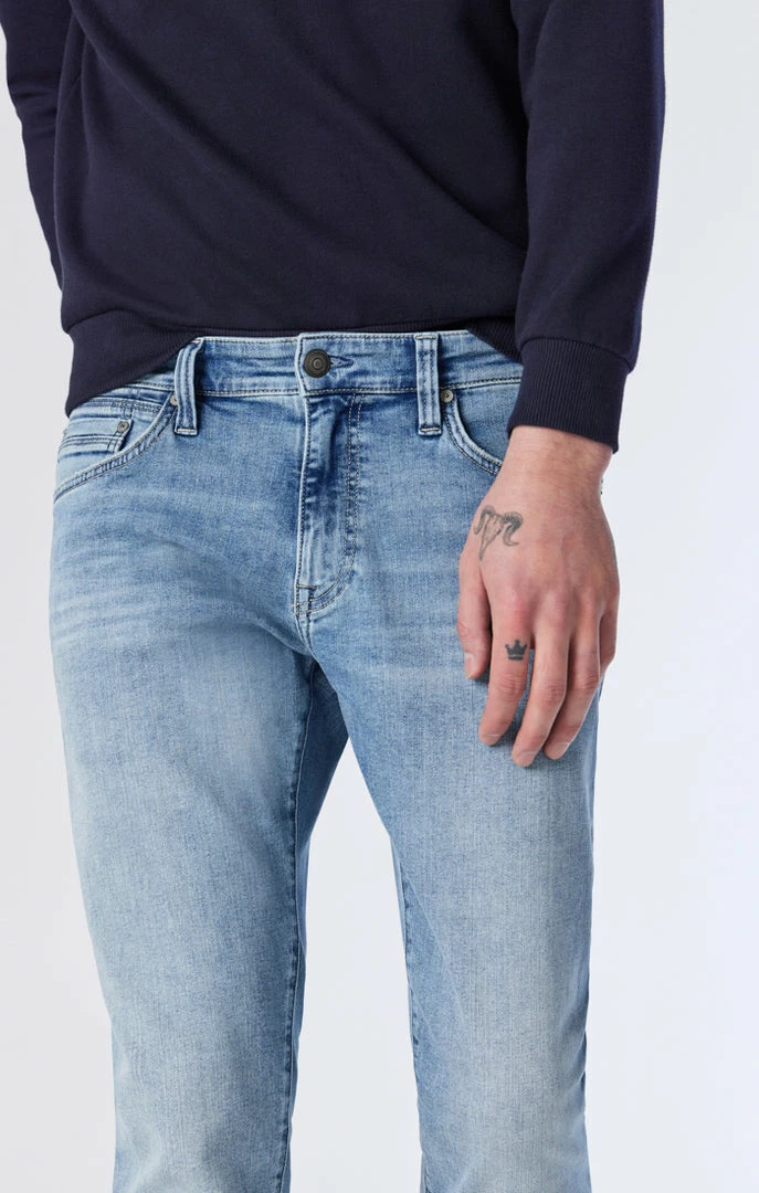 Outlet 🌟 Mavi JAKE SLIM LEG IN LIGHT FOGGY WILLIAMSBURG Denim 🌟 4 Mavi JAKE SLIM LEG IN LIGHT FOGGY WILLIAMSBURG Denim