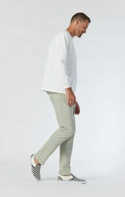 Mavi MARCUS SLIM STRAIGHT LEG JEANS IN TEA SUPERMOVE