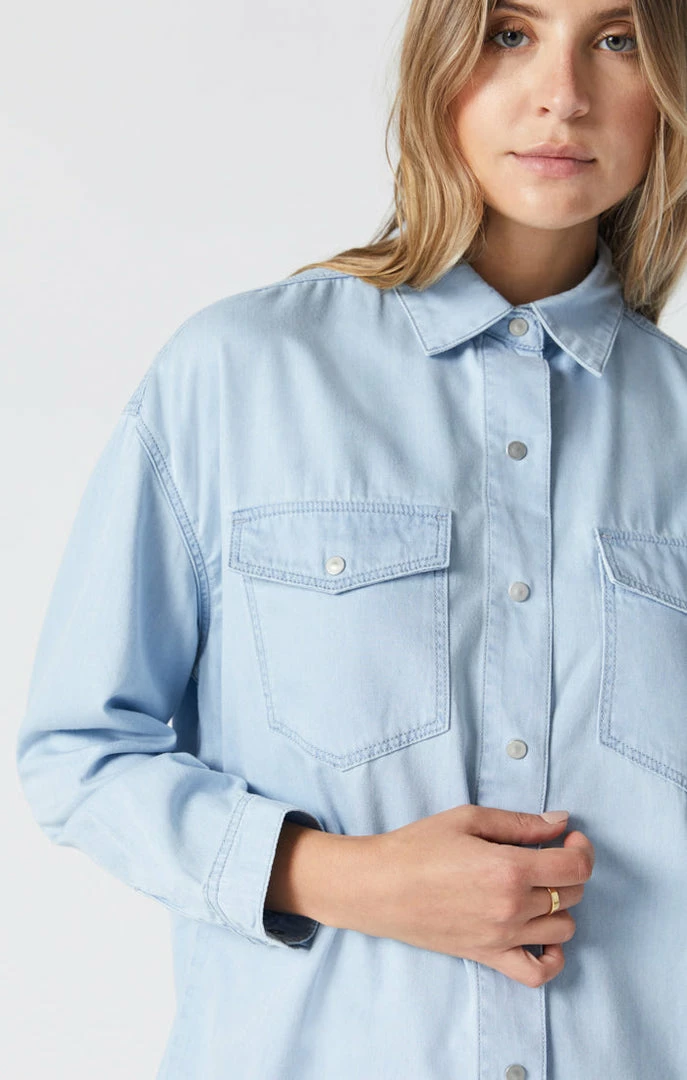 Hot Sale π Mavi LIVIA OVERSIZED DENIM π SHIRT IN ICE BLUE SOFT DENIM π 3 Mavi LIVIA OVERSIZED DENIM SHIRT IN ICE BLUE SOFT DENIM