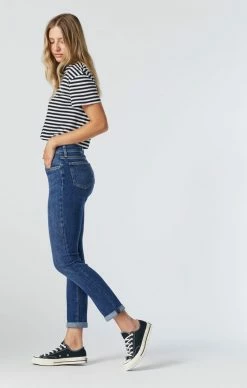 Mavi KATHLEEN SLIM BOYFRIEND JEANS IN MID FEATHER BLUE