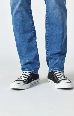 Mavi ZACH STRAIGHT LEG JEANS IN LIGHT ATHLETIC Denim