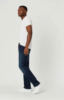 Mavi ZACH STRAIGHT LEG IN DEEP BRUSHED ORGANIC MOVE