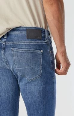 Mavi JAKE SLIM LEG JEANS IN MID USED BRUSHED FEATHER BLUE Denim