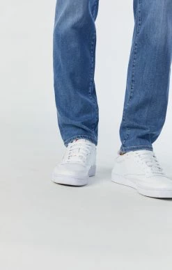 Mavi Denim STEVE ATHLETIC JEANS IN MID BRUSHED SUPERMOVE