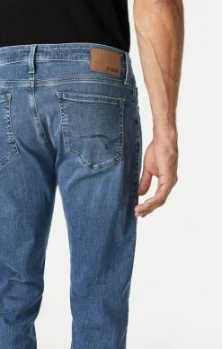 Mavi Denim ZACH STRAIGHT LEG JEANS IN MID USED ORGANIC MOVE