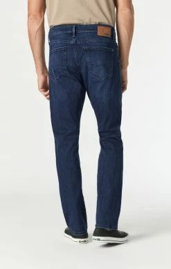 Mavi Denim ZACH STRAIGHT LEG IN RINSE BRUSHED SUPERMOVE