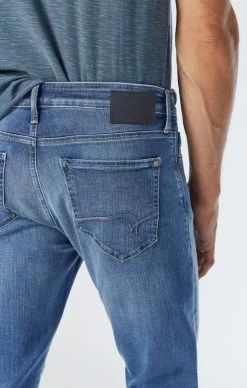 Mavi Denim ZACH STRAIGHT LEG JEANS IN MID FOGGY ORGANIC MOVE