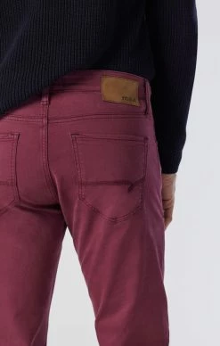 Mavi ZACH STRAIGHT LEG PANTS IN WINDSOR WINE TWILL