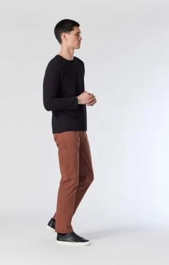 Mavi ZACH STRAIGHT LEG PANTS IN DOWNTOWN BROWN TWILL