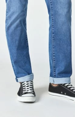 Mavi ZACH STRAIGHT LEG JEANS IN LIGHT ATHLETIC Denim