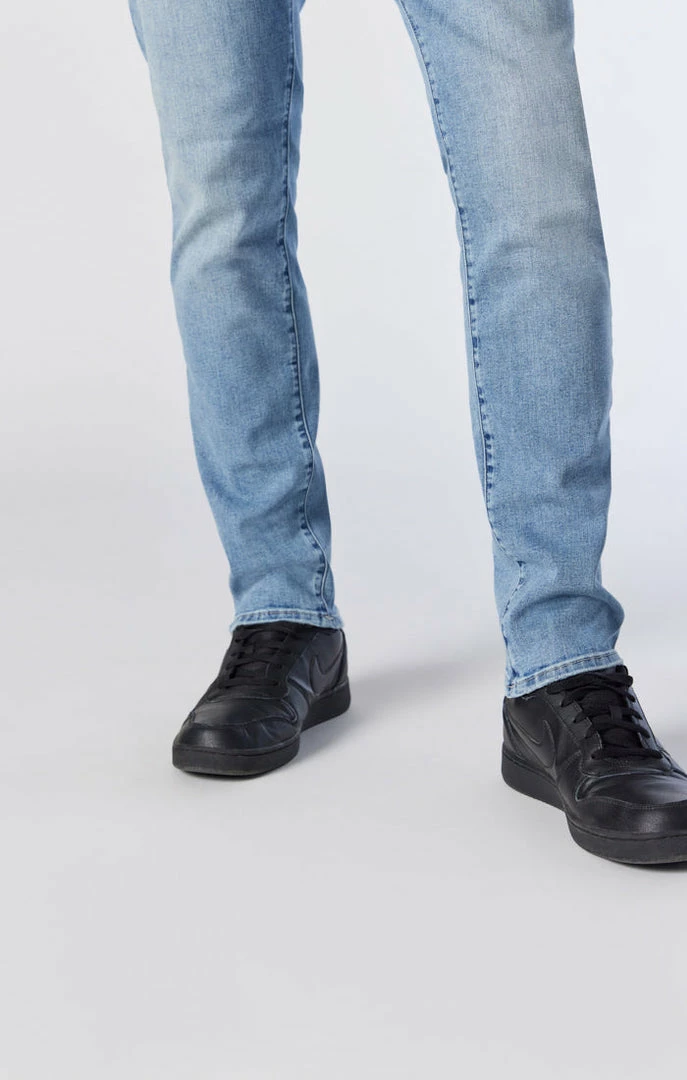 Outlet 🌟 Mavi JAKE SLIM LEG IN LIGHT FOGGY WILLIAMSBURG Denim 🌟 5 Mavi JAKE SLIM LEG IN LIGHT FOGGY WILLIAMSBURG Denim